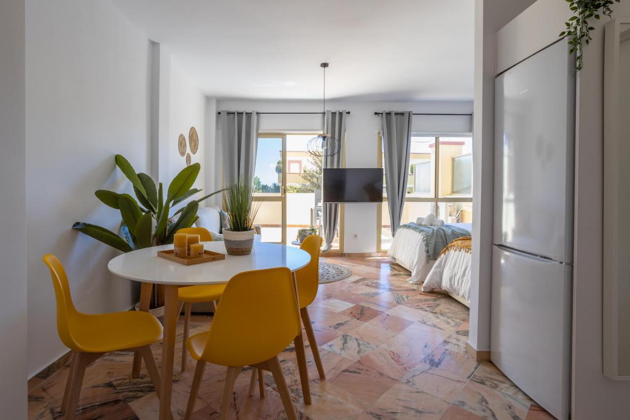 OleHolidays 225 Romana Playa junto al mar Marbella Exterior foto